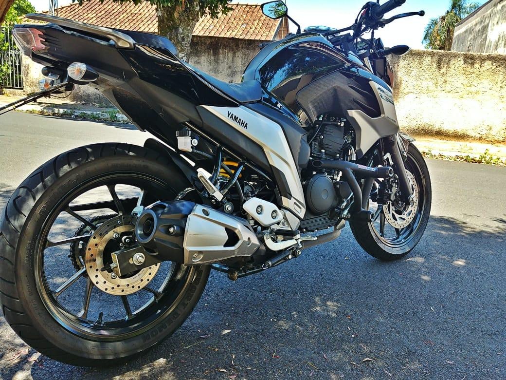 Protetor motor stunt race cage fazer 250 FZ25 azul metalico em Promoção na  Americanas